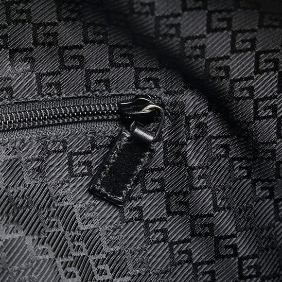 GUCCI Black Leather Shoulder Bag - Picture 13 of 16